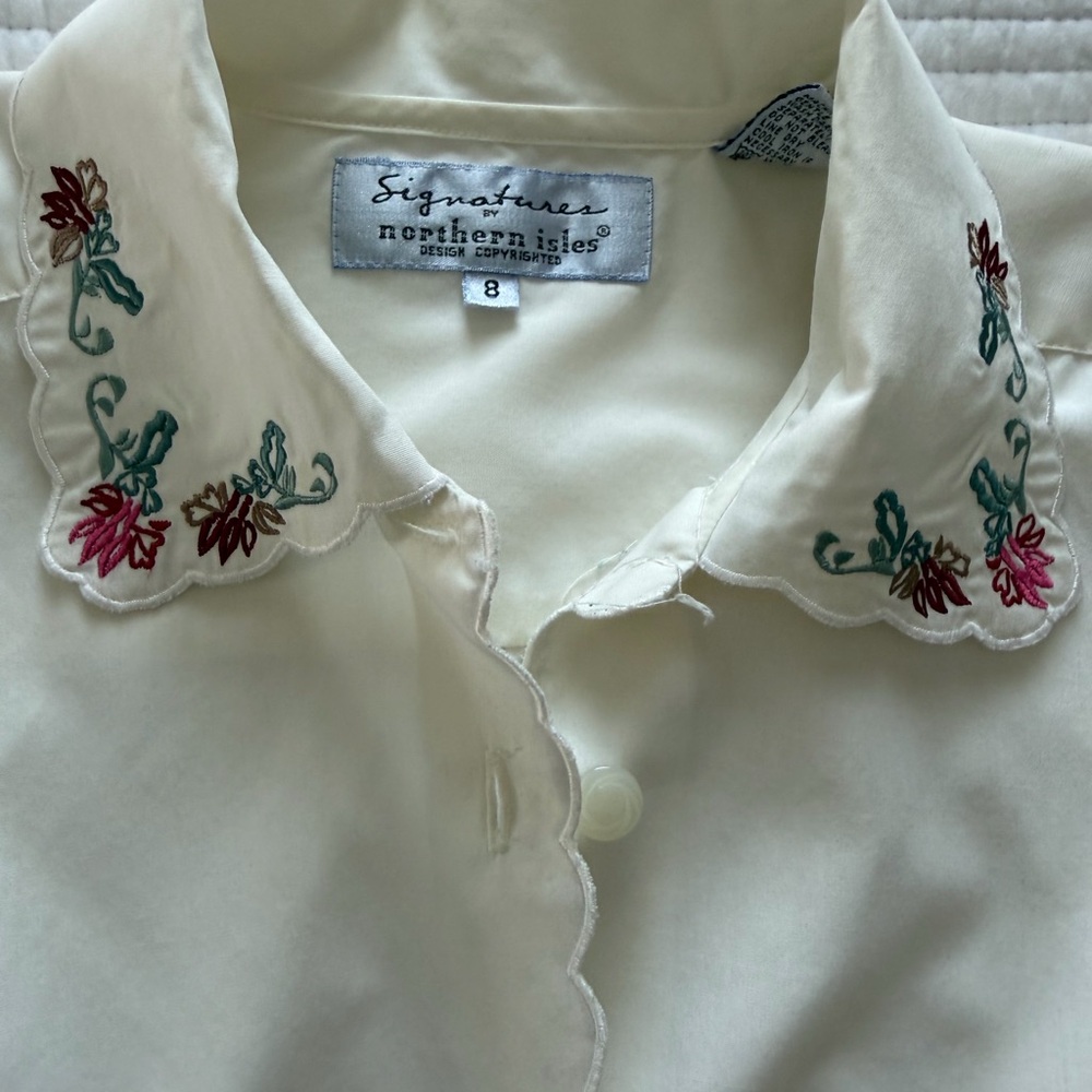 Signatures by Northern Isles Cream Scalloped Collar Embroidered Blouse